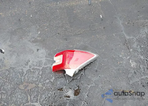 2018 Subaru Forester 2.5I Premium из США, поврежденный, VIN JF2SJAGC2JH470563